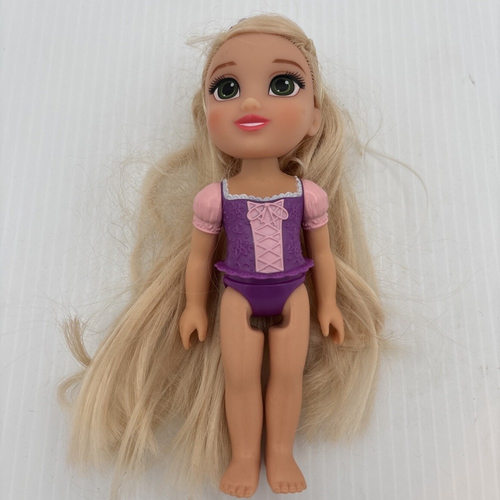 Disney Queen Tangled Rapunzel doll Pixar toy figure 6" Has Tiara